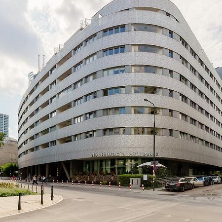 Deluxe Apartment Wronia 45 With Ac, Parking & Balcony By Renters Prestige Βαρσοβία Εξωτερικό φωτογραφία