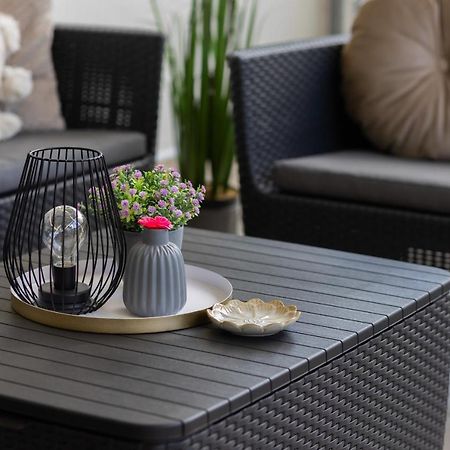 Deluxe Apartment Wronia 45 With Ac, Parking & Balcony By Renters Prestige Βαρσοβία Εξωτερικό φωτογραφία