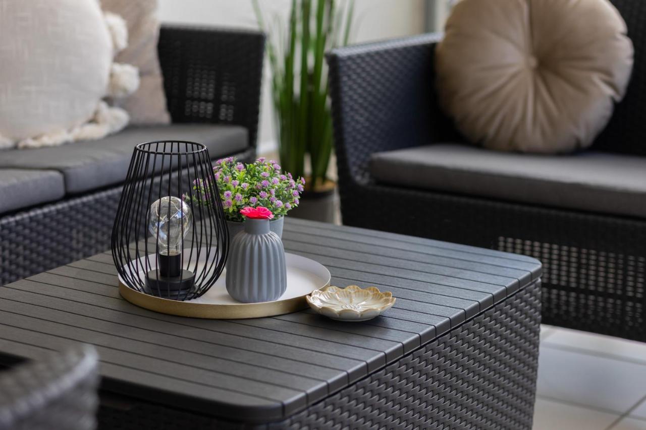 Deluxe Apartment Wronia 45 With Ac, Parking & Balcony By Renters Prestige Βαρσοβία Εξωτερικό φωτογραφία