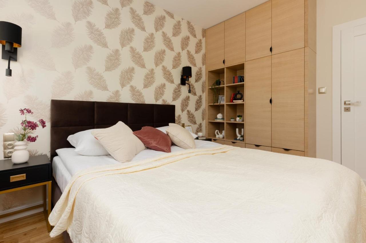 Deluxe Apartment Wronia 45 With Ac, Parking & Balcony By Renters Prestige Βαρσοβία Εξωτερικό φωτογραφία